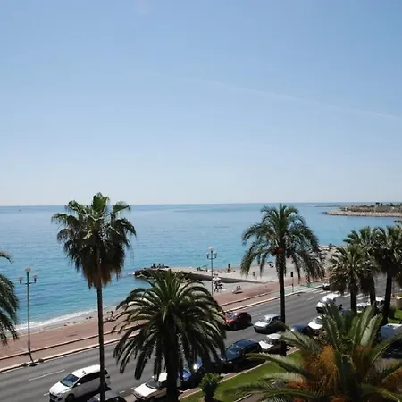 On Promenade Anglais Ницца