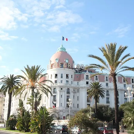Апартаменты On Promenade Anglais Ницца